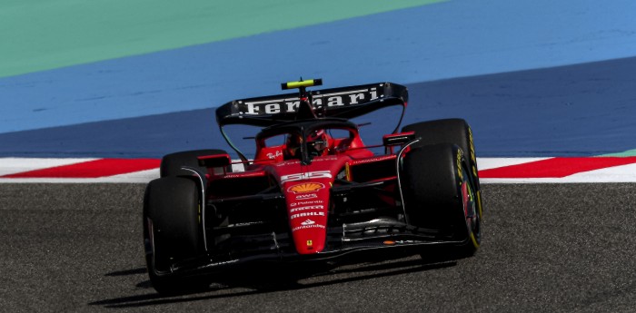 Carlos Sainz, el más veloz en la apertura del viernes en Bahrein