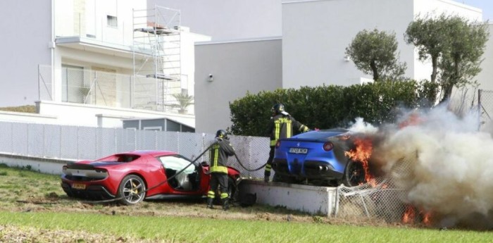 ¡En llamas! dos Ferrari volaron y chocaron contra una pared