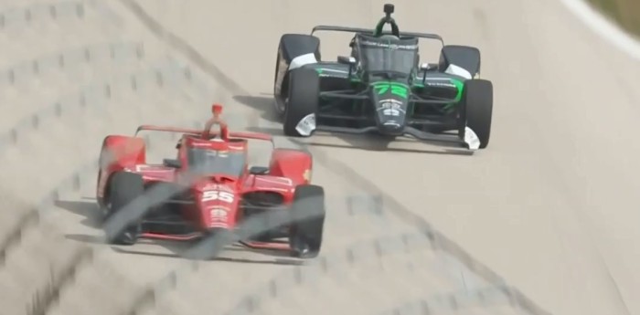 IndyCar: Canapino persigue a fondo a un rival en plena carrera