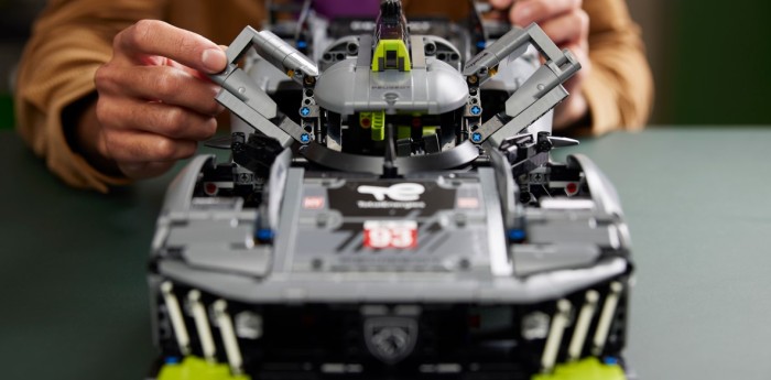 Previo a Le Mans, Lego homenajea al Peugeot 9x8