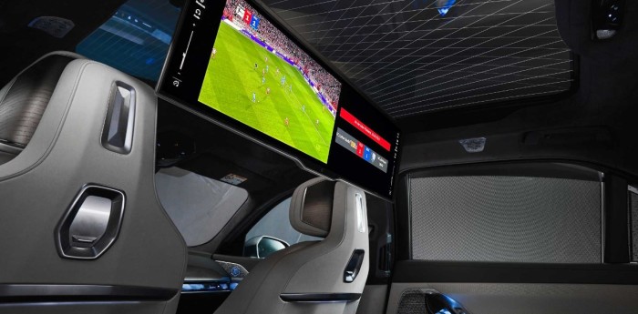 BMW lleva el fútbol a las pantallas de sus vehículos