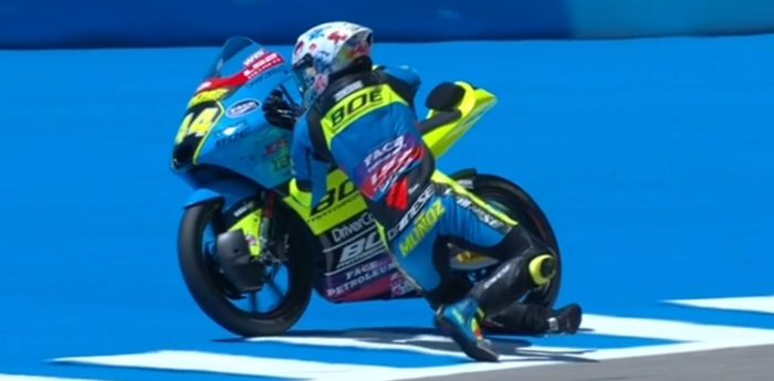 Impresionante caída durante la clasificación de Moto3 en Jerez