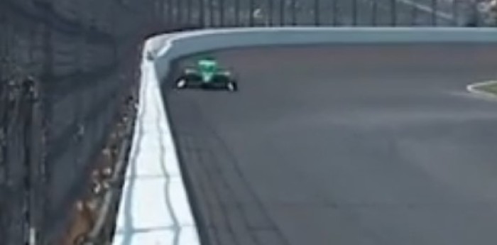 IndyCar: Ilott busca el límite y casi roza el muro en Indianápolis
