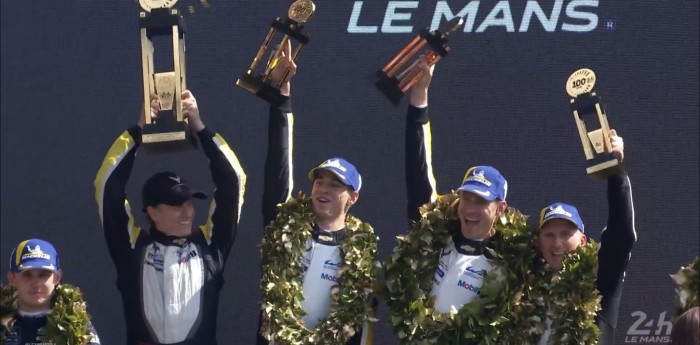 El festejo de Nico Varrone en lo más alto del podio de las 24hs de Le Mans