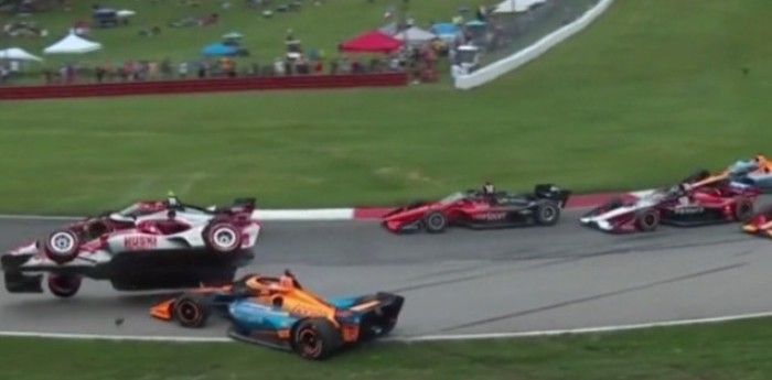 IndyCar: ¡Zafó Canapino! Accidentado comienzo de la carrera en Mid-Ohio