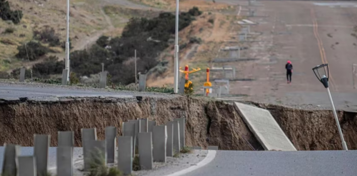 ¡Impactante! Se derrumbó una parte de la Ruta 3 en Chubut