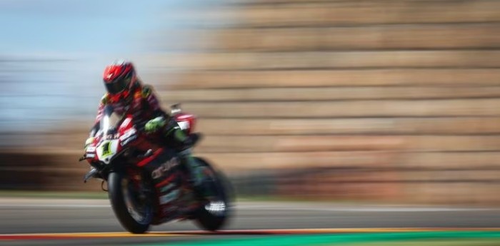 WSBK: Álvaro Bautista y una contundente victoria en la carrera 2 en Aragón