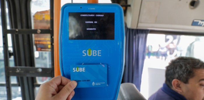 ¿Cómo cargar la SUBE arriba del colectivo?