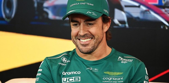F1: Alonso sobre el gran mano a mano con Pérez "Para mí han sido como 30 vueltas con la presión de Checo"