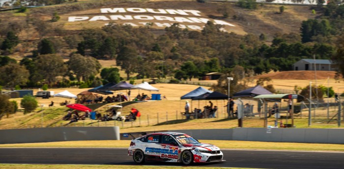 TCR World Tour: Girolami mejoró y se metió arriba en la segunda práctica