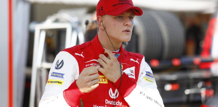 Mick Schumacher piloto oficial Alpine