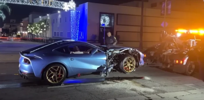 "Creed" golpeó a su Ferrari