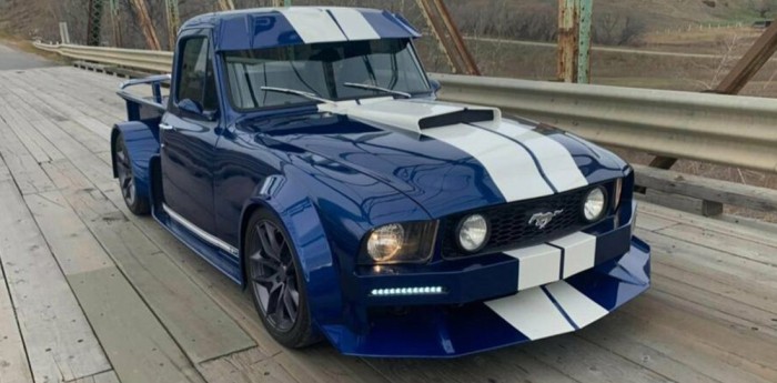 ¡Una locura! Convirtió un Ford Mustang en una F-100