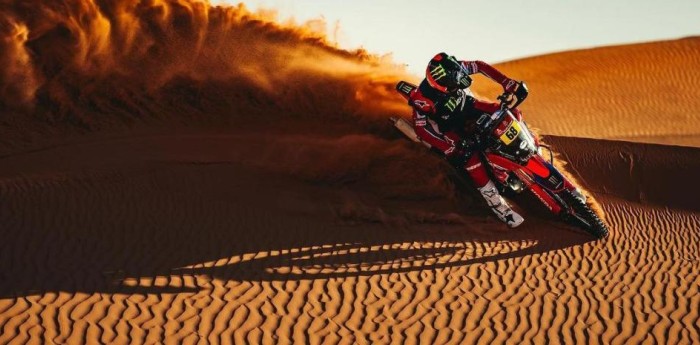 Dakar 2024: con los hermanos Benavides lejos, Schareina lideró el prólogo en Motos