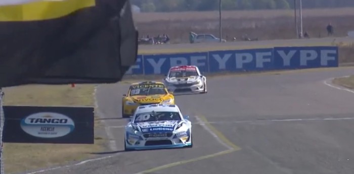 Top Race: ¡Pura estrategia! Marcelo Ciarrocchi rompió los esquemas en Nueve de Julio