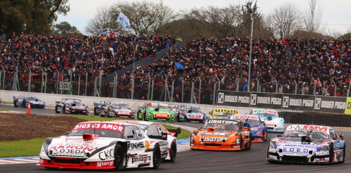 TC: un piloto tuvo que bajarse de su equipo a 40 días de la primera fecha