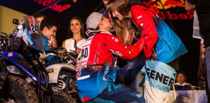 Cavigliasso y Pertegarini recordaron el día que se comprometieron en plena premiación del Dakar