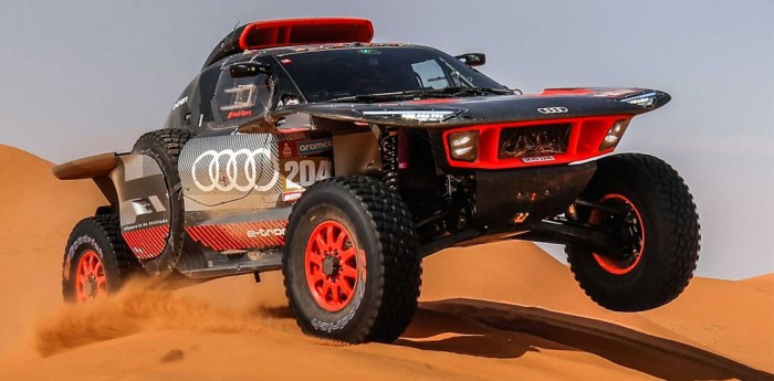 ¡La revolución! Así es el Audi RS Q e-tron con el que Sainz lidera el Dakar 2024