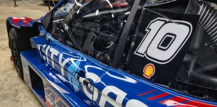 TC: Azar presentó el Camry con el que iniciará la temporada en El Calafate