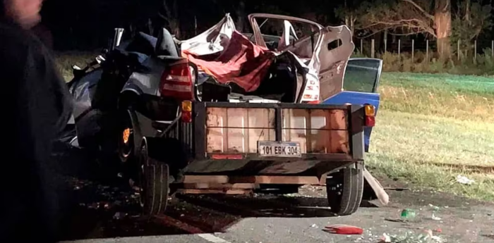 Tragedia: murieron cinco personas en un choque entre dos autos en la Ruta 73