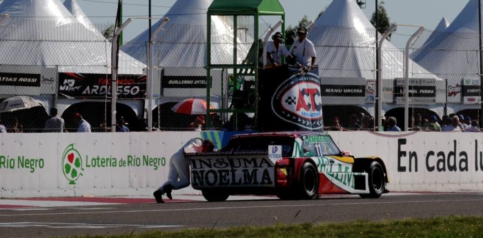 TC en Viedma: el recuerdo de cuando Nicolás Bonelli terminó empujando su auto