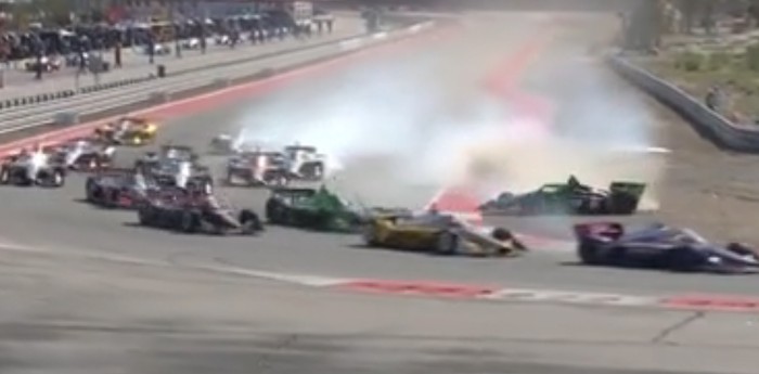 IndyCar: ¡Accidentado comienzo en Thermal! Grosjean golpeado, Canapino pudo esquivar