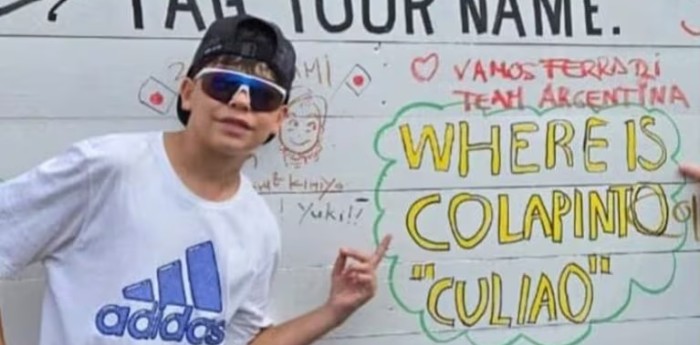 La historia del chico salteño que se hizo viral por un graffiti en reclamo a Alpine y llamó la atención de Colapinto