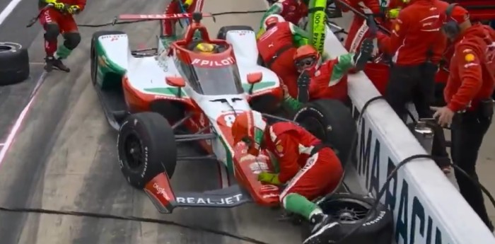 IndyCar: Robert Shwartzman atropelló a sus mecánicos durante una detención en boxes