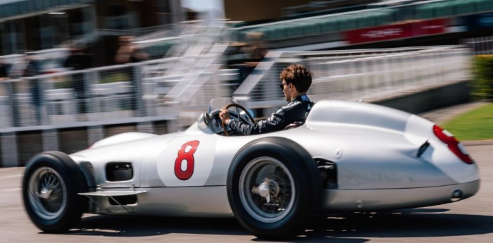 F1: ¡Emotivo! Russell giró a bordo del Mercedes con el que Juan Manuel Fangio se consagró campeón del mundo
