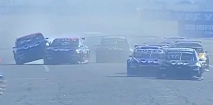 TC2000: el susto de Leo Pernía tras la maniobra con Stang: "Pensé que iba a agarrar a algún auto cruzado en la chicana"