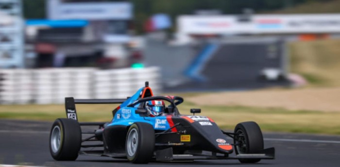 El joven argentino que podría dejar la F4 Española y tendría 3 categorías europeas en el horizonte