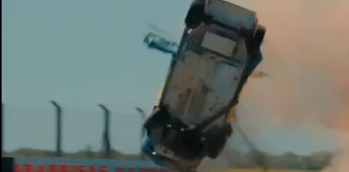 ¡Durísimo! Brutal vuelco durante una carrera en el autódromo de La Pampa