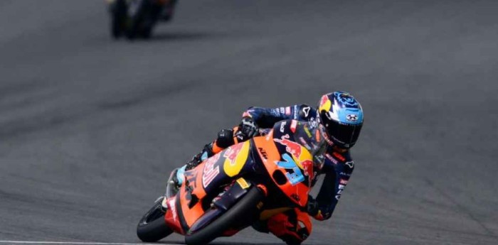 Moto3: Perrone y Morelli salieron airosos y sumaron en el GP de Malasia