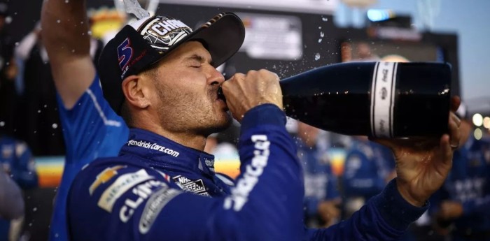 NASCAR: Larson tuvo la suerte de su lado y se consagró campeón en Phoenix