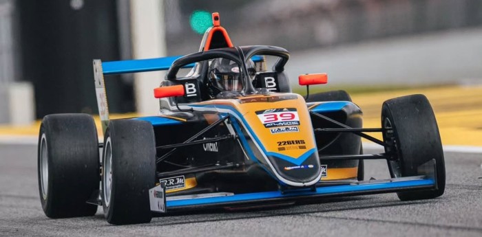 F4 Española: Santino Panetta y Santiago Baztarrica completaron la temporada en Barcelona