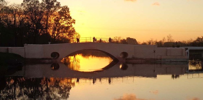 Pueblos bonaerenses con río: cinco opciones ideales para refrescarse cerca de Buenos Aires