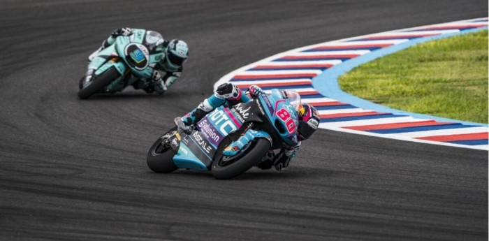 El inusual momento que vivió un piloto de Moto 2 que sorprendió a todos