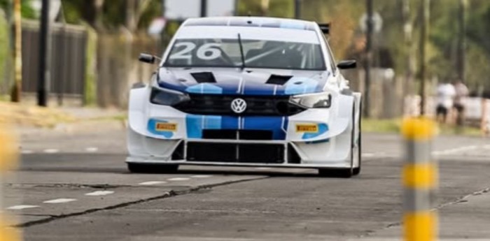 ¡Calentando motores! El TC2000 tuvo su primer contacto con el callejero de Buenos Aires