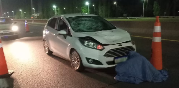 Murió un hombre tras ser atropellado por un auto en la Autopista Buenos Aires-La Plata
