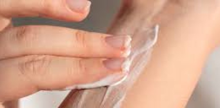 Salud y bienestar: la regla de los dos dedos y la cantidad real de protector que necesitás