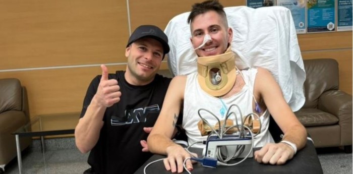 Yacopini recibió la visita de su navegante Dani Oli y le hizo una promesa: "Voy a cambiar esta sillita por el auto de nuevo"