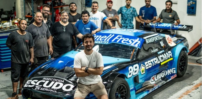 TC: ¡Al detalle! La indumentaria de Trosset que sobrevivió al incendio del Mustang