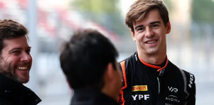 "Los vamos a hacer madrugar a todos", el gracioso comentario de Varrone por los horarios de Australia