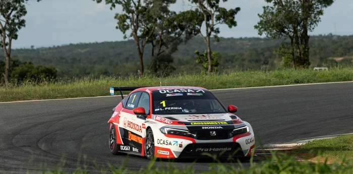 TCR South America: Leonel Pernía voló en Curvelo y se quedó con la Carrera 1