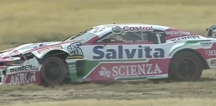 TC: un neumático y un golpe generaron el abandono de Canapino en Viedma