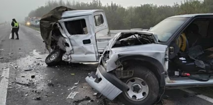Dos muertos y cuatro heridos tras un choque entre camionetas en Santa Fe