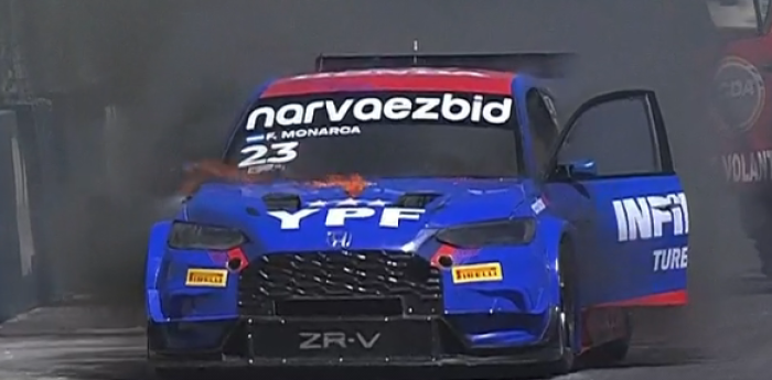 TC2000: fuego en el auto de Francisco Monarca en el Callejero de Buenos Aires