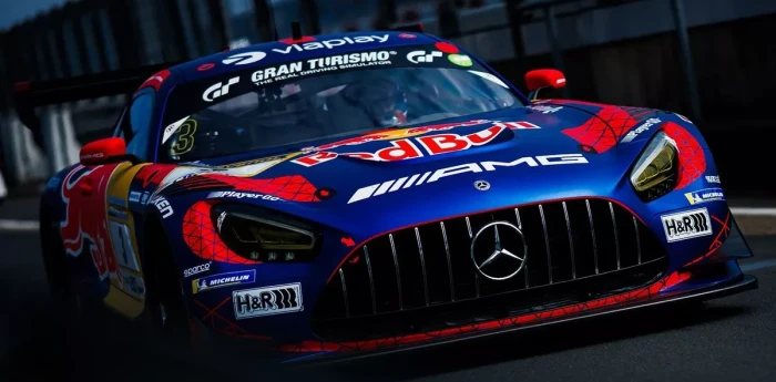 Max Verstappen se queda con la pole en la NLS2 en el Nordschleife por casi dos segundos