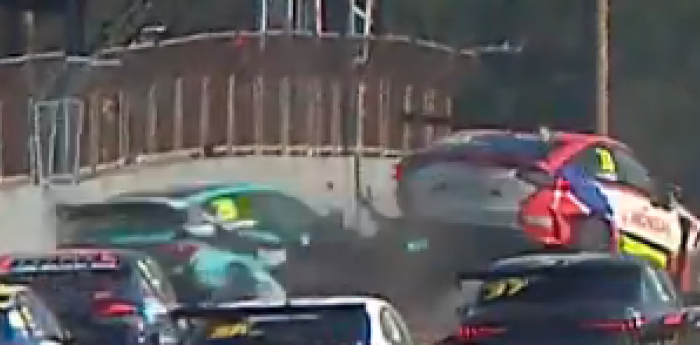 TCR South America: el brutal accidente entre Piquet Jr y Massa en Cascavel