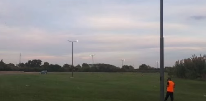 ¡Atención! ¿Por qué colocaron postes de luz en pleno curvón Salotto del autódromo de Buenos Aires?